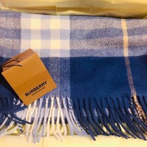 Burberry Cashmere scarf